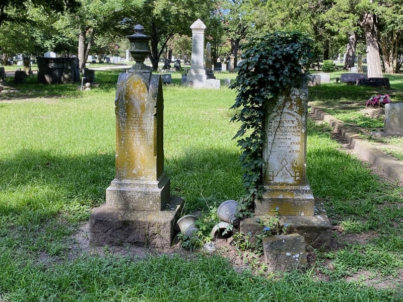 Images from Oakwood Cemetery